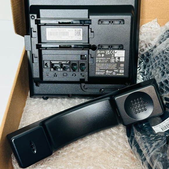 Polycom VVX 250 Business IP Desk Phone with Color Display - Four Lines - Picture 9 of 13